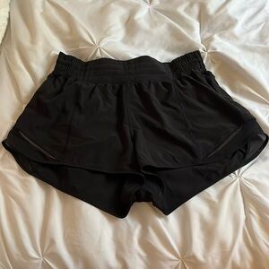 black lululemon hotty hot shorts